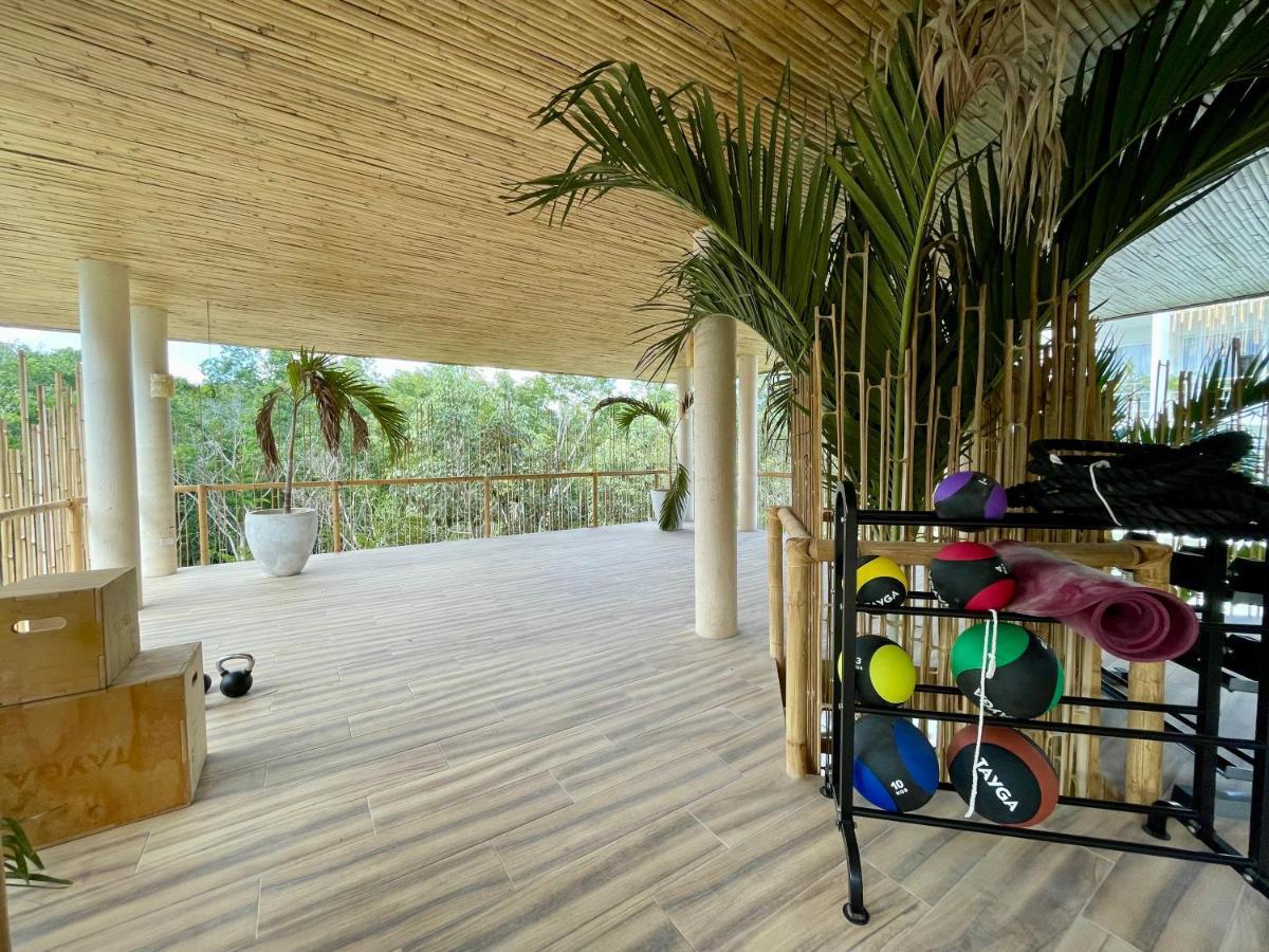 Beautiful Swim-Up Studio With Private Terrace, Pool And Jungle Gym ตูลุม ภายนอก รูปภาพ