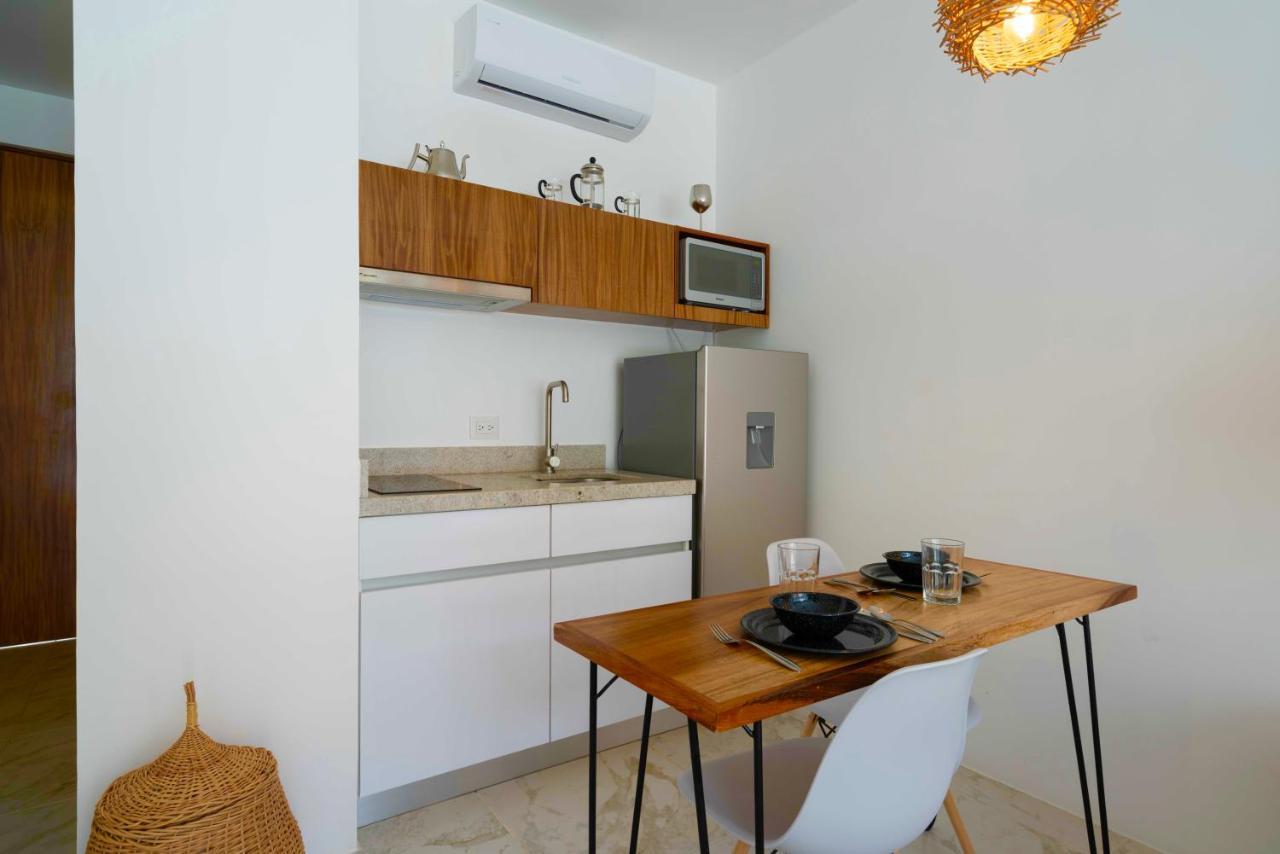 Beautiful Swim-Up Studio With Private Terrace, Pool And Jungle Gym ตูลุม ภายนอก รูปภาพ