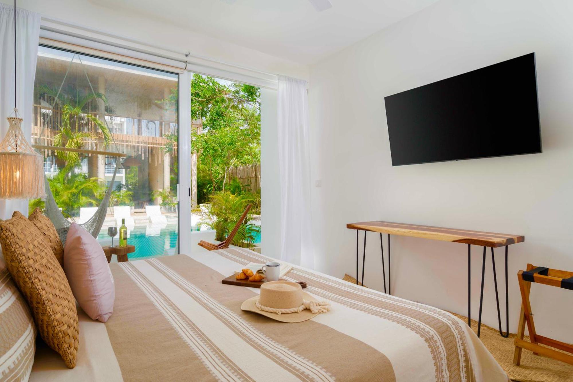 Beautiful Swim-Up Studio With Private Terrace, Pool And Jungle Gym ตูลุม ภายนอก รูปภาพ
